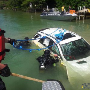 Fahrzeugbergung aus 2 Meter Tiefe