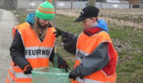 Feuerwehrjugend reinigt Ohlsdorfer Landesstraße Feuerwehrjugend reinigt Ohlsdorfer Landesstraße