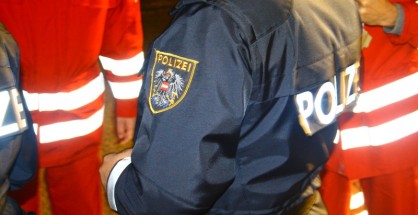 Rotes Kreuz und Polizei im Einsatz Rotes Kreuz und Polizei im Einsatz