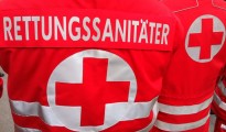 Rettungssanitaeter Sanitäter im Einsatz Rettungssanitaeter Sanitäter im Einsatz