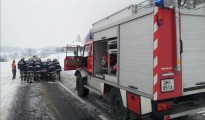 St. Wolfgang: auf schneeglatter Fahrbahn in Straßengraben gerutscht