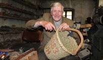 Ottnang: historisches Löschgerät nachgebaut Ottnang: historisches Löschgerät nachgebaut