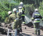 Zell am Moos: Brand in Nebengebäude rasch gelöscht