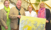 vlnr: Regina Köppl (Frauennetzwerkgruppe Gmunden), Bgm. Heinz Köppl, Mariana Fischer & StR.in Mag.a Katharina Mizelli (Frauennetzwerkgruppe Gmunden).