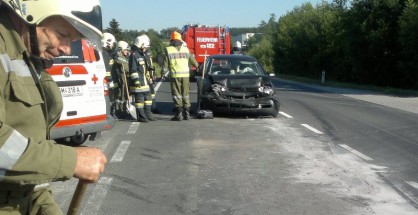 Wiesen: drei Verletzte bei Unfall auf der B145