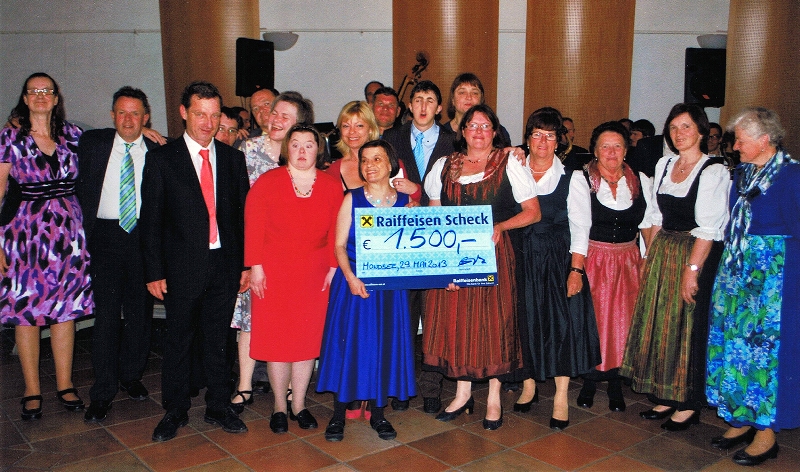 Goldhaubenfrauen mondseeland übergaben spende an lebenshilfe ...