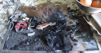 Essen am Herd vergessen – Küchenbrand in Oberndorf