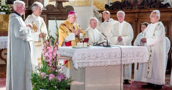 Abschiedsfest für zwei 83-jährige Salesianer-Priester beim Annafest