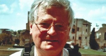 Rudi Rastl liest heiter-ironisches in Obertraun