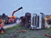 100 Kubikmeter Sägespäne verloren - Sattelschlepper kippte in Autobahnauffahrt um