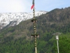 20 Meter Maibaum beim Seniorenheim