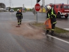 Gmunden: Bursch donnert gegen Verkehrsinsel und zieht 2km lange Ölspur nach sich