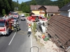 Pinsdorf: mit Lieferwagen in Carport gerast - Lenker flüchtete