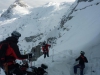 Snowboarder vor drohendem Absturz über 30 Meter hohe Felswand gerettet!