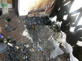 Glimmbrand am Balkon "fraß" sich bis ins Obergeschoss durch