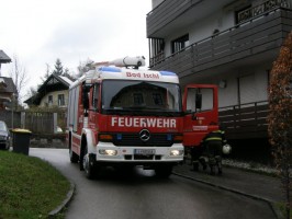 Glimmbrand am Balkon "fraß" sich bis ins Obergeschoss durch