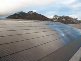 Eternit begrüßt Förderung für Photovoltaik-Anlagen - Integral-Plan-Photovoltaikmodule | Foto: Eternit