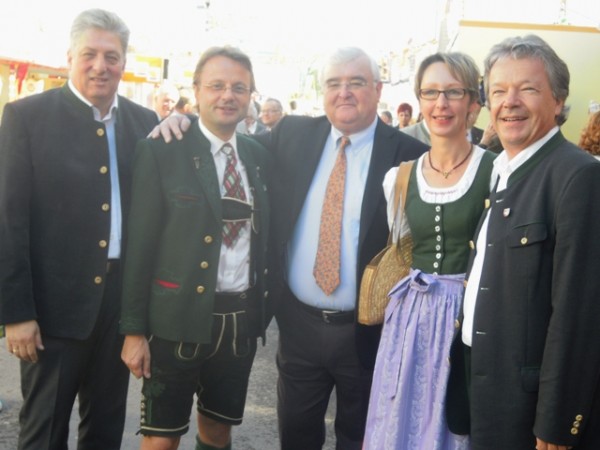 Vier Bürgermeister aus dem Salzkammergut waren bei der Eröffnung des Urfahranermarktes