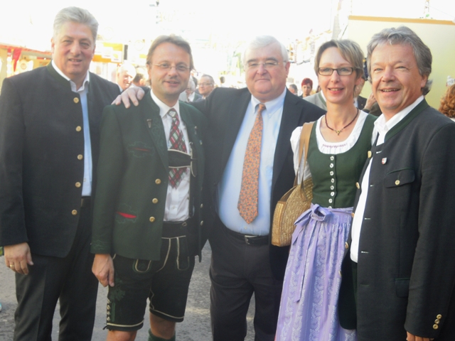 Vier Bürgermeister aus dem Salzkammergut waren bei der Eröffnung des Urfahranermarktes