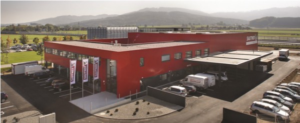 Sautner eröffnet neues Firmengebäude
