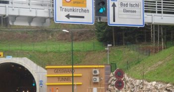 Gesteinsbewegungen führen zur Geißwandtunnel-Sperre — Geologen nehmen Untersuchungen auf Geisteinsbewegungen führen zur Geißwandtunnel-Sperre - Geologen nehmen Untersuchungen auf