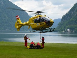 Hallstatt: zwei Ungarn verirrten sich in Schneefeldern - Bergung aus Seewand