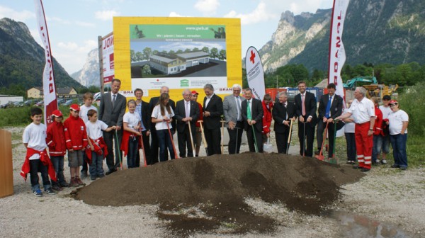 Spatenstich zur neuen Rotkreuzdienststelle Ebensee am Salinenareal