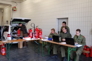 500 Besucher beim Informationstag der Feuerwehr Laakirchen 2012