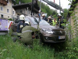 Bad Ischl: Geländewagen durchstieß Leitschiene