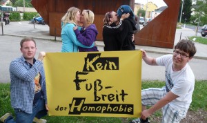 Ist Homosexualität schlimm? - Kein Fußbreit der Homophobie in Vöcklabruck! | Foto: PR