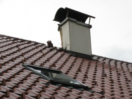 Bad Goisern: Blitzeinschlag in Wohnhaus beschädigt Dach