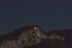 Bad Goisern: Waldbrand am Anzenberg in 1250 Meter Seehöhe