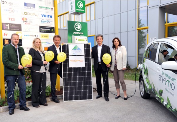 Technologiezentrum Attnang-Puchheim eröffnet Elektro-Tankstelle und PV-Anlage