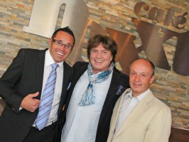 Schlagerstar Chris Roberts eröffnete am Attersee die Gastgarten-Saison