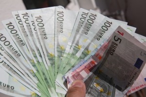 Gmunden: Pensionsitin (87) mit Neffentrick um 8.000 Euro gebracht