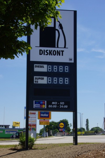 Eröffnet 1. Hofer-Diskont-Tankstelle den Spritpreiskampf im Salzkammergut? | Foto: Peter Sommer
