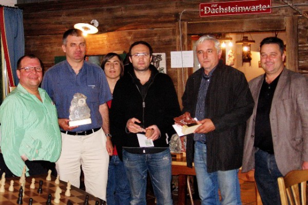 Schachklub Obertraun präsentiert das 6. Dachsteinwelterbe Schnellschachturnier auf der Schönbergalm in Obertraun