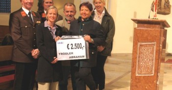Großzügiger Trödler Abraham – 10.000 Euro für Regauer Einrichtungen Großzügiger Trödler Abraham - 10.000 Euro für Regauer Einrichtungen