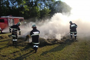 Rüstorf: Heu in Rundballenpresse in Brand geraten