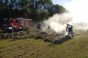 Rüstorf: Heu in Rundballenpresse in Brand geraten