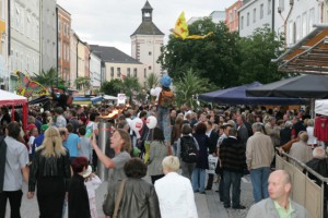 "Feuernacht - das hell erleuchtete Shoppingvergnügen" in Vöcklabruck
