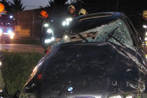 Laakirchen: mit Auto auf B144 überschlagen