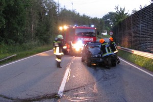 Laakirchen: mit Auto auf B144 überschlagen