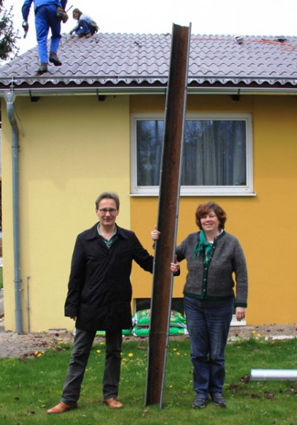 SOS-Kinderdorf Altmünster bekommt neues Eternit-Dach
