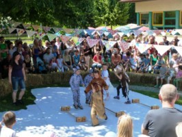 Laakirchen: Kindergarten lud zum Zirkus-Sommerfest