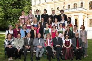 42 Maturanten am BORG Schloss Traunsee