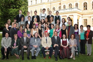 42 Maturanten am BORG Schloss Traunsee