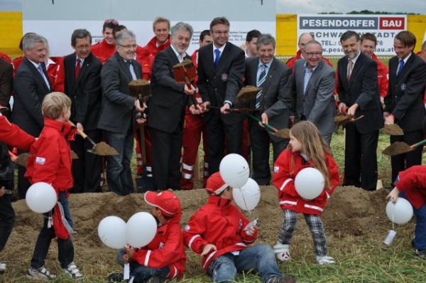 Spatenstich für neues Rot-Kreuz-Gebäude in Redlham