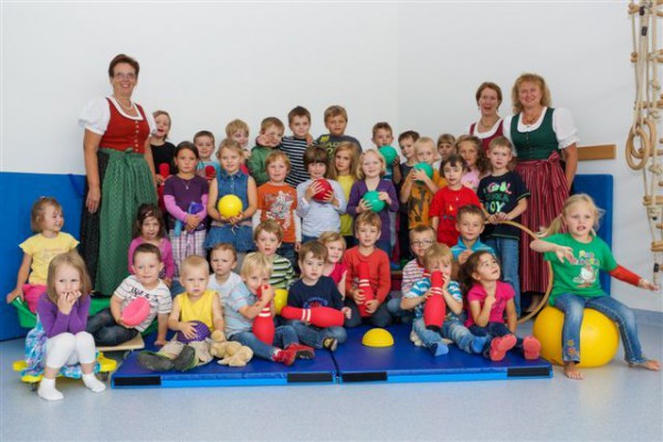 Goldhaubengruppe unterstützt Kindergarten und Krabbelstube Gschwandt