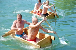Spannende Wettkämpfe bei Sautrog-Regatta am Badesee
